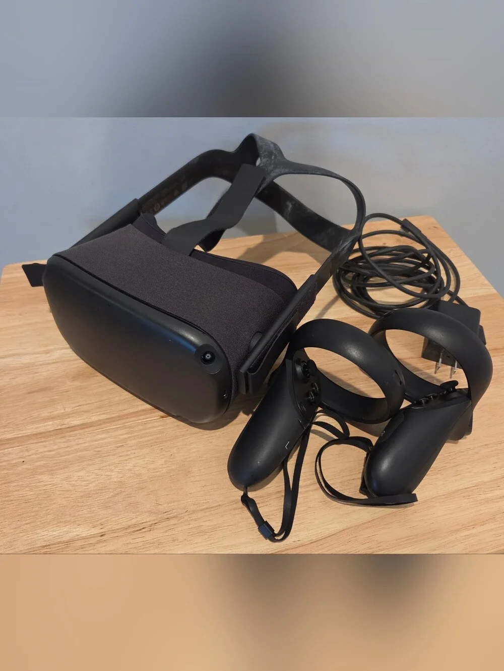 Oculus Quest 128GB All-in-One VR Headset, Controllers & Case (MH-B) TESTED